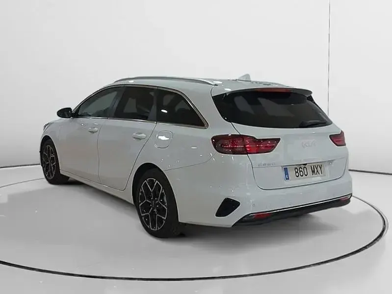 Usado Kia Ceed Style 100 CV (73 kW) 2025 Blanco Utilitario