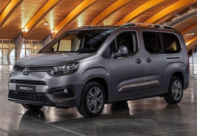 Usado Toyota Proace Active 131 CV (96 kW) 2023 Gris Monovolumen