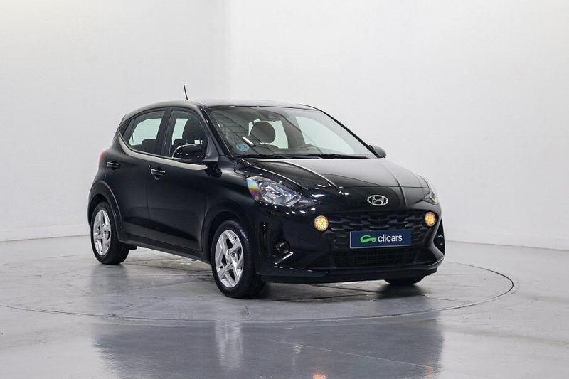 Usado Hyundai i10 67 CV (49 kW) 2023 Negro Utilitario