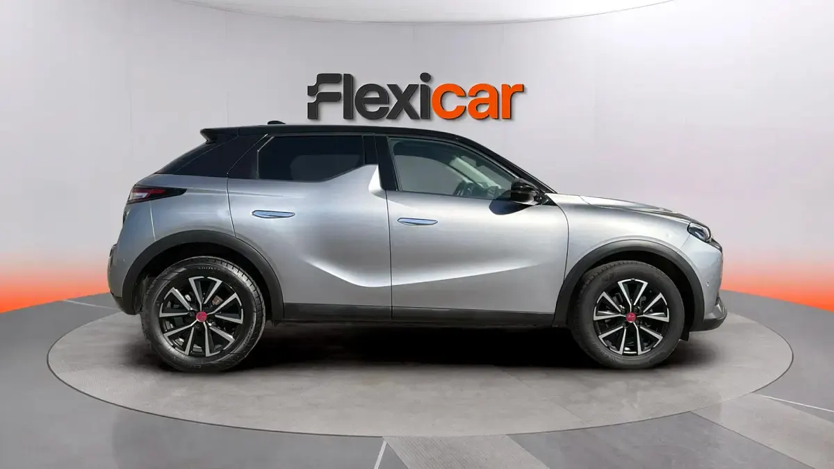 Usado DS Automobiles DS3 Crossback Performance 131 CV (96 kW) 2023 Gris SUV