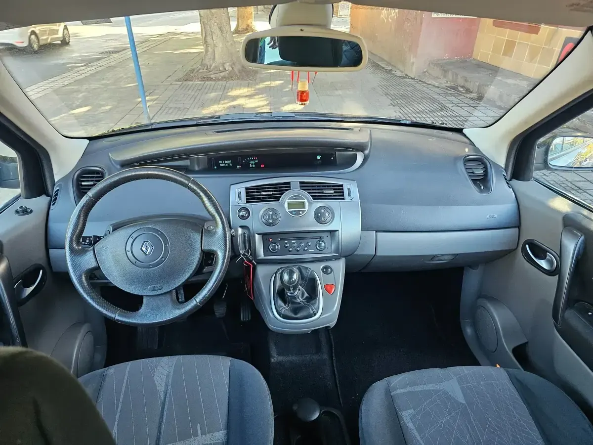 Usado Renault Scenic E-Tech Authentique 120 CV (88 kW) 2004 Negro