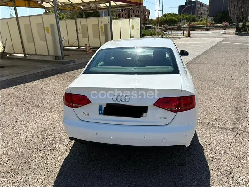 Usado Audi A4 143 CV (105 kW) 2011 Blanco Berlina