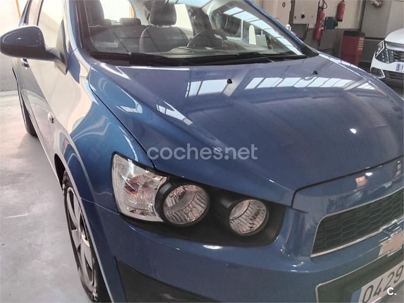Usado Chevrolet Aveo LT 86 CV (63 kW) 2012 Azul Berlina