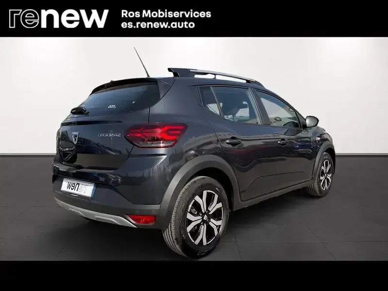 Usado Dacia Sandero Comfort 91 CV (66 kW) 2022 Gris Berlina