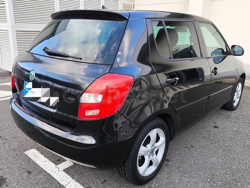 Käytetty Skoda Fabia Elegance 85 HP (62 kW) 2012 Musta Sedan