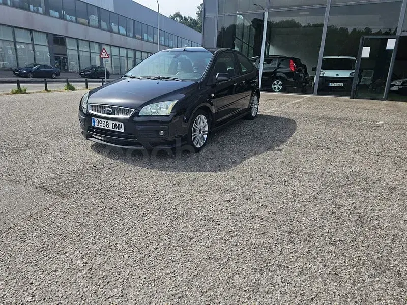 Usado Ford Focus Sport 136 CV (100 kW) 2005 Negro Berlina