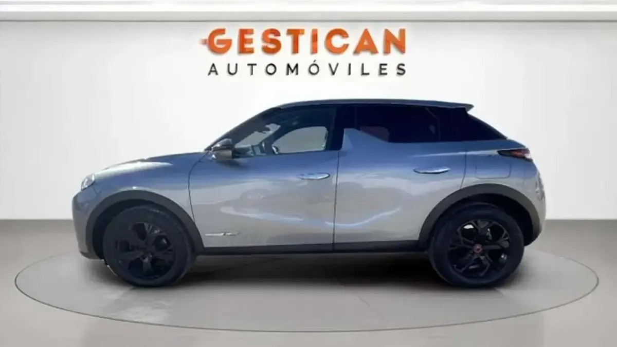 Usado DS Automobiles DS3 Crossback Performance 131 CV (96 kW) 2022 Gris SUV