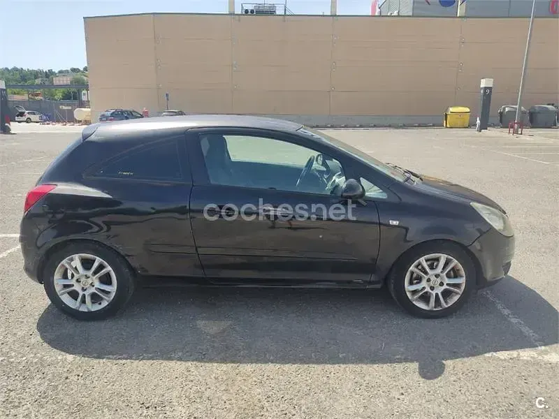 Usado Opel Corsa Sport 90 CV (66 kW) 2006 Negro Utilitario