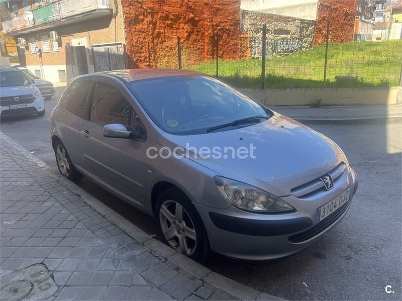 Usado Peugeot 307 110 CV (80 kW) 2005 Gris / plata Berlina