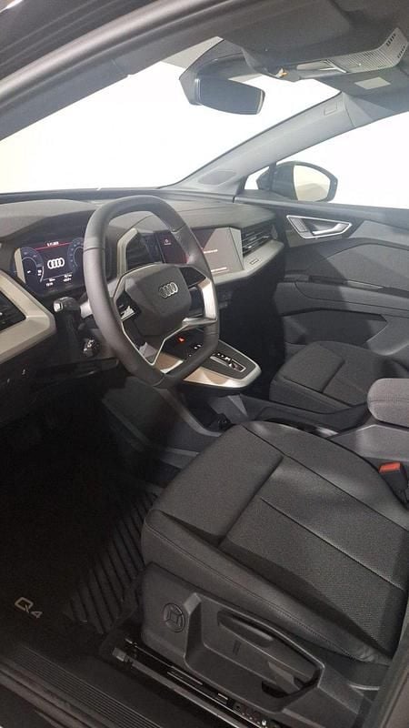 Usado Audi Q4 Sportback e-tron Sport 150 kW (204 CV) 2025 Negro mito metalizado SUV