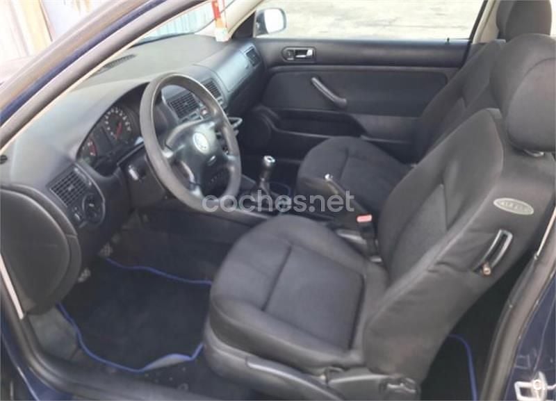 Usado VW Golf IV Conceptline 75 CV (55 kW) 2001 Azul Berlina