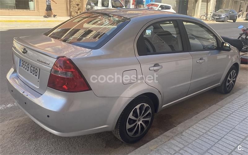 Usado Chevrolet Aveo LS 94 CV (69 kW) 2008 Gris / plata Berlina