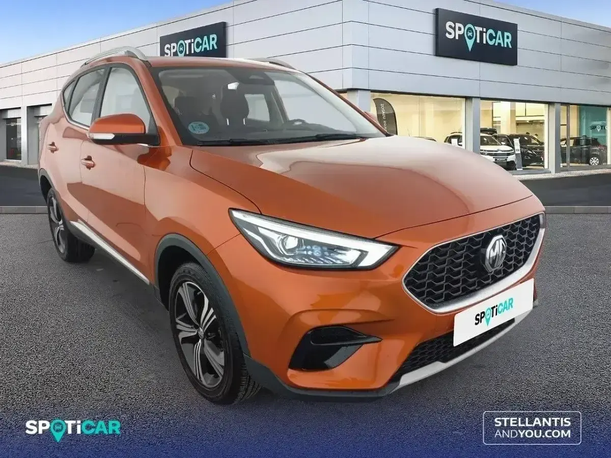 Käytetty MG ZS Comfort 106 HP (77 kW) 2025 Oranssi Katumaasturi