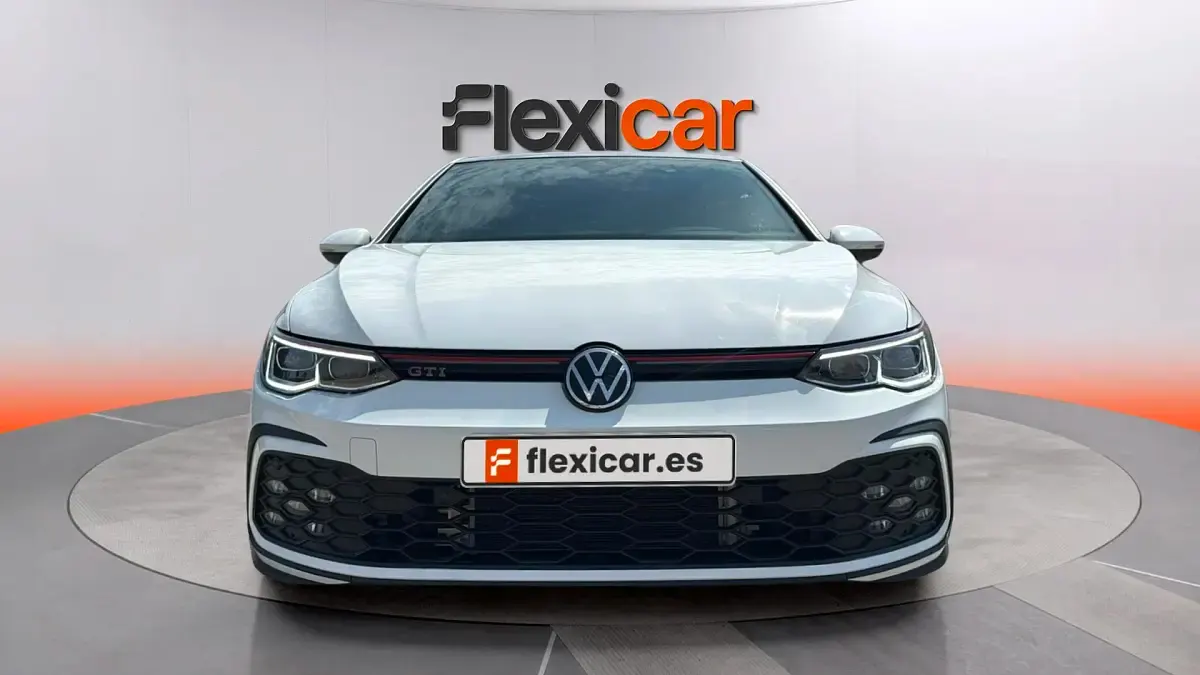 Usado VW Golf VII GTI 245 CV (180 kW) 2021 Blanco Utilitario
