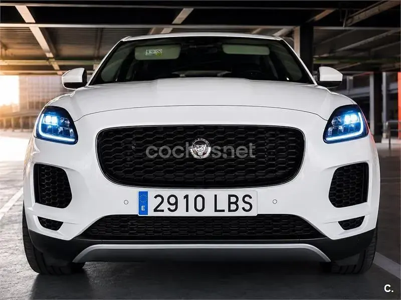 Usado Jaguar E-Pace R-Dynamic 180 CV (132 kW) 2019 Blanco SUV