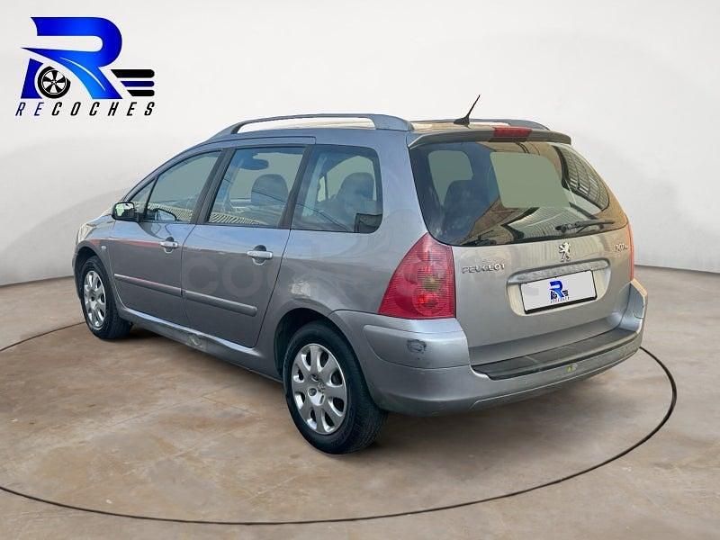 Usado Peugeot 307 110 CV (80 kW) 2005 Gris / plata Familiar