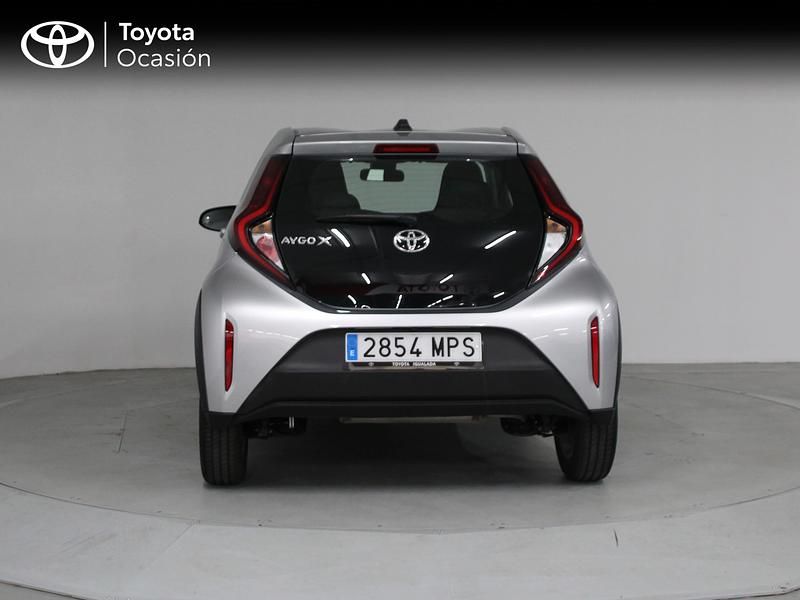 Usado Toyota Aygo X Play 72 CV (52 kW) 2024 Gris / plata SUV