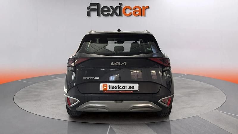 Usado Kia Sportage 136 CV (100 kW) 2023 Gris SUV