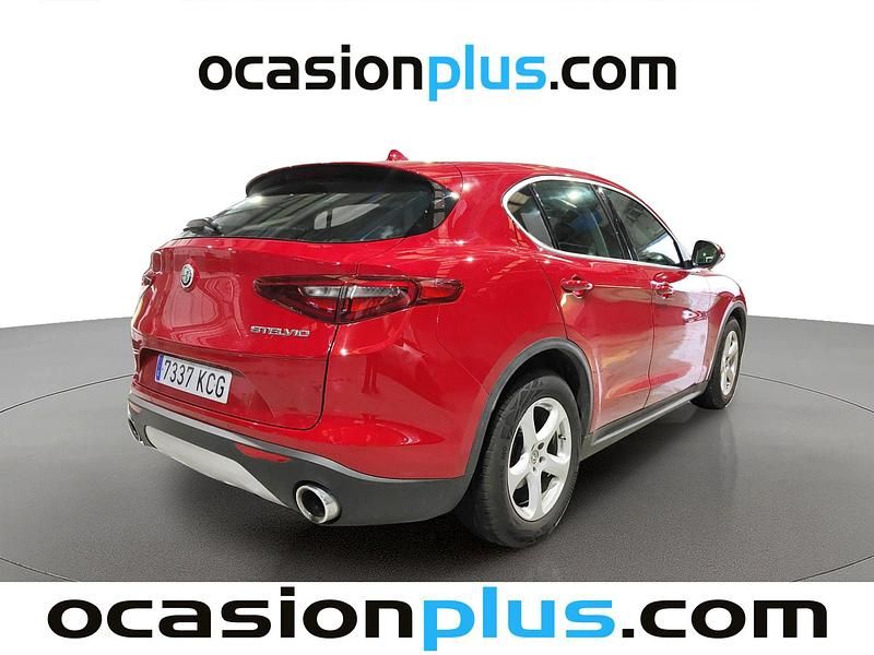 Usado Alfa Romeo Stelvio Super 180 CV (132 kW) 2017 Rojo SUV