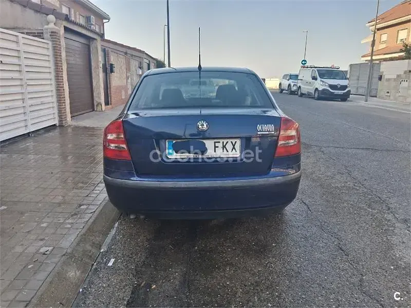 Usado Skoda Octavia 105 CV (77 kW) 2007 Azul Berlina