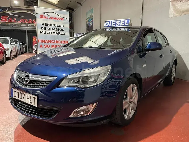 Usado Opel Astra Selective 110 CV (80 kW) 2012 Azul Berlina