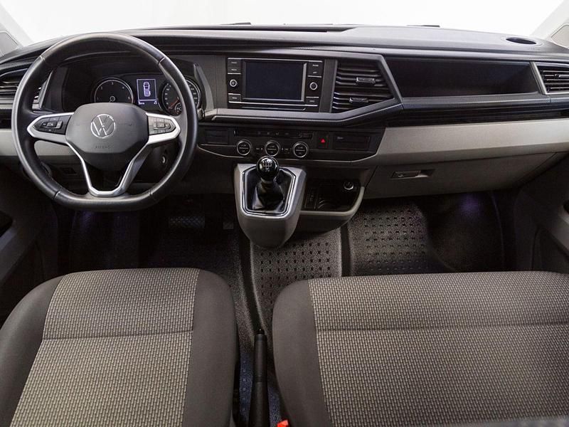 Usado VW Caravelle 110 CV (80 kW) 2022 Blanco Monovolumen