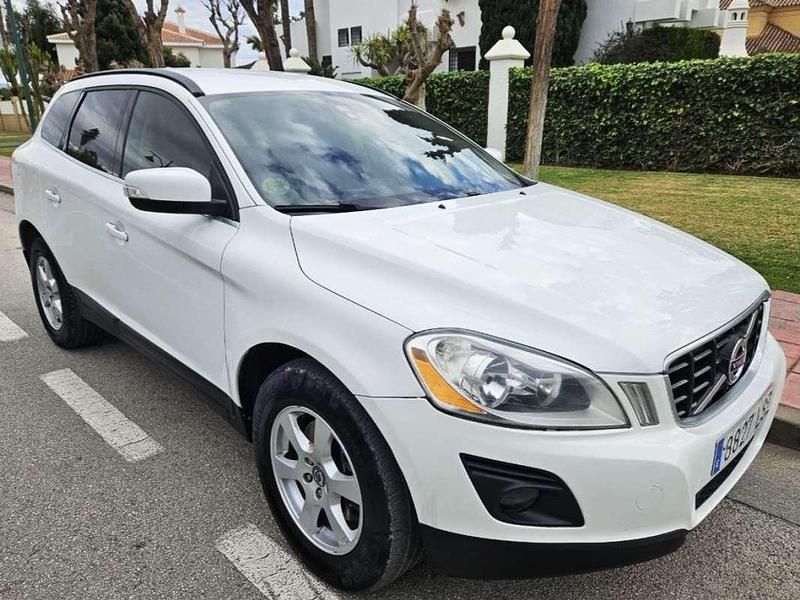 Blanco Usado 2009 Volvo XC60 Momentum SUV | 8990 € (Precio justo) - Imagen 1/4