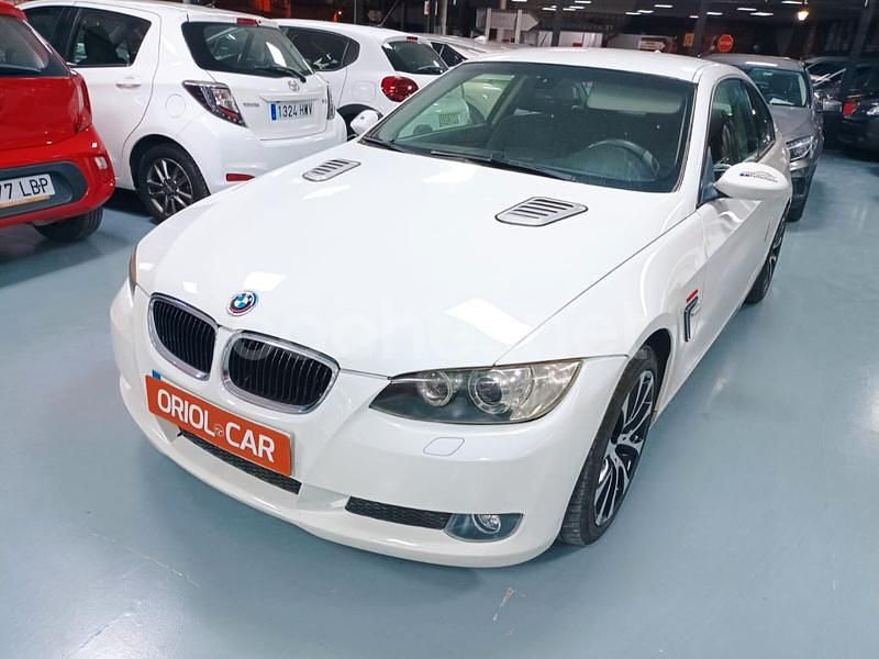 Blanco Usado 2009 BMW 320 Coupe | 9000 € (Precio justo) - Imagen 1/4