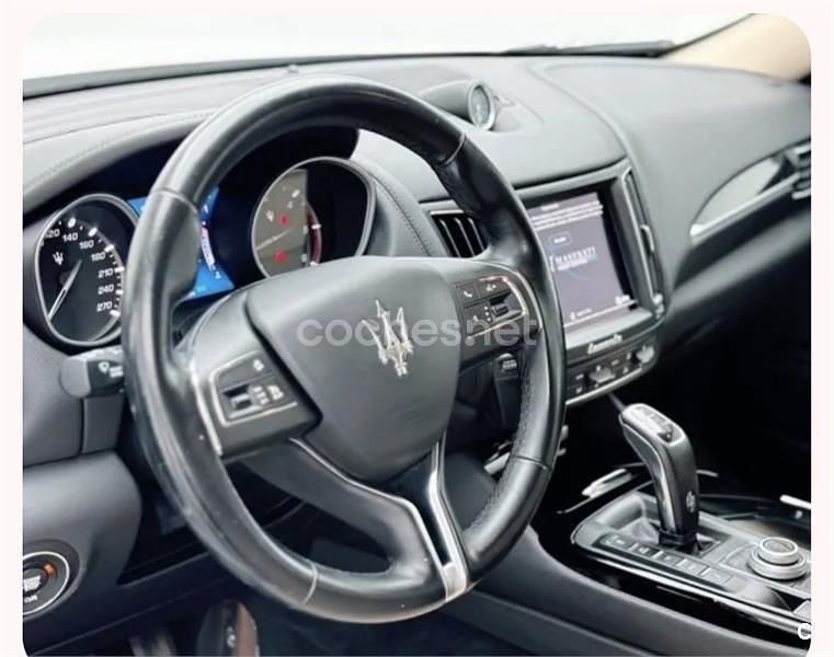 Usado Maserati Levante 275 CV (202 kW) 2020 Blanco SUV