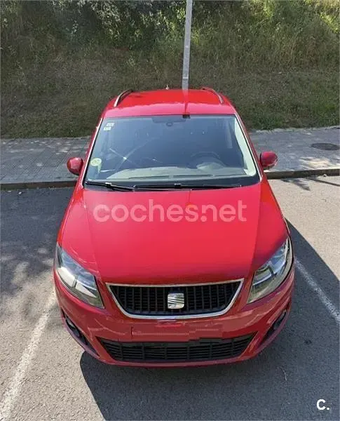Usado Seat Alhambra Style 140 CV (102 kW) 2014 Rojo Monovolumen