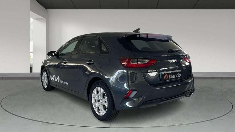 Usado Kia Ceed 121 CV (88 kW) 2023 Gris Utilitario