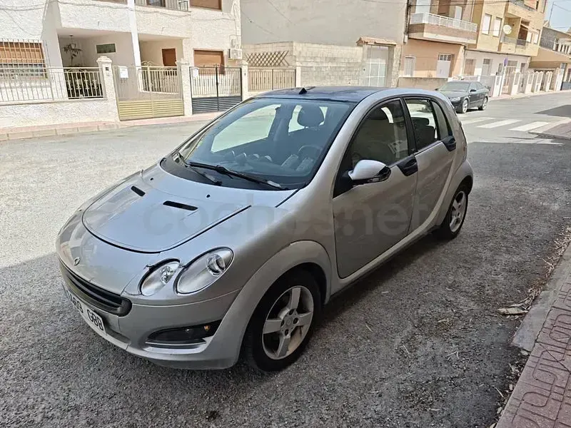 Usado Smart ForFour Pulse 95 CV (69 kW) 2006 Gris / plata Utilitario