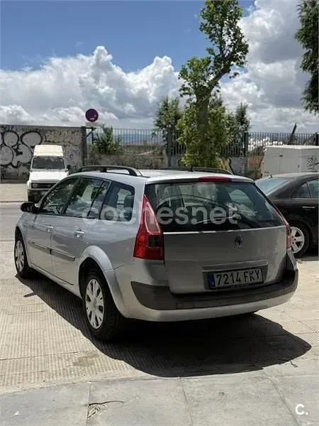 Usado Renault Mégane GrandTour Business 105 CV (77 kW) 2007 Gris / plata Familiar