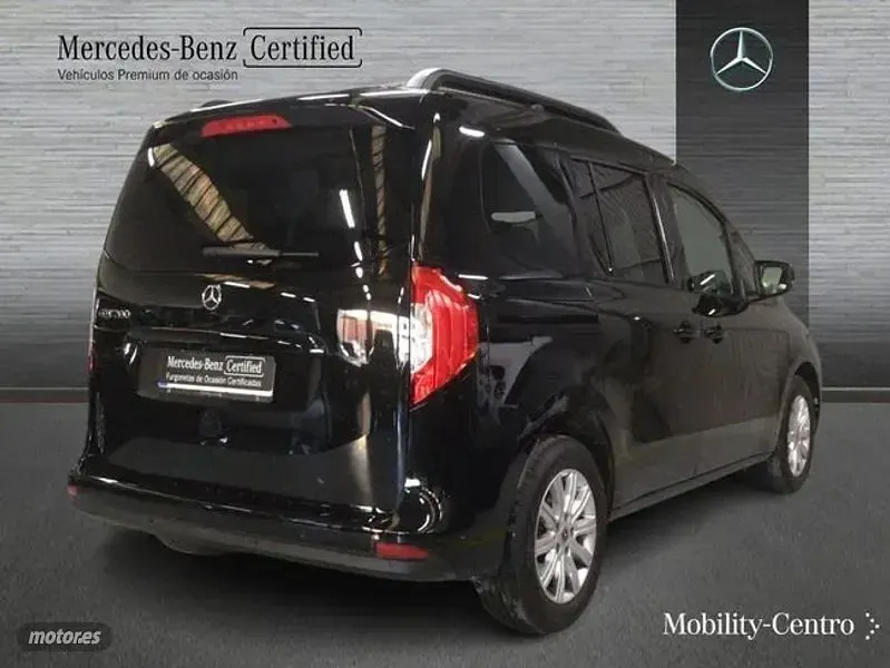 Usado Mercedes EQT200 89 kW (122 CV) 2025 Negro Monovolumen