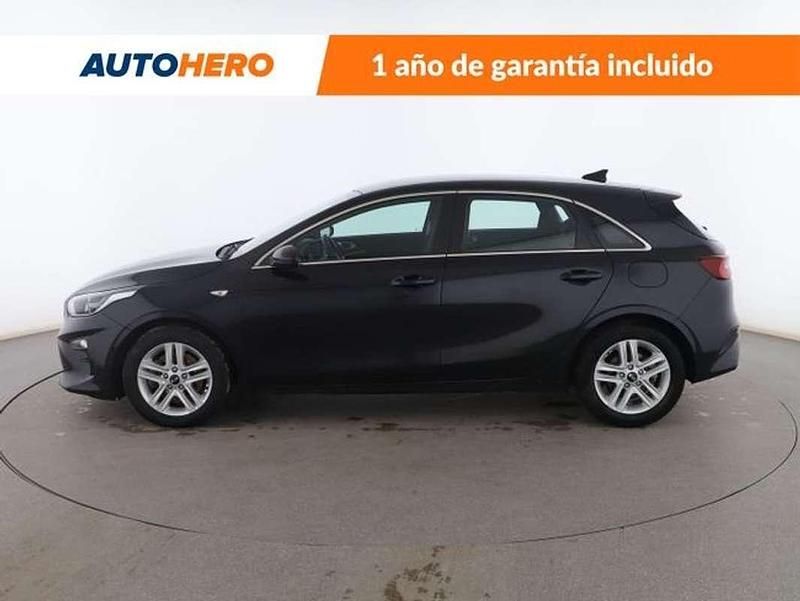 Usado Kia Ceed 121 CV (88 kW) 2021 Negro Utilitario