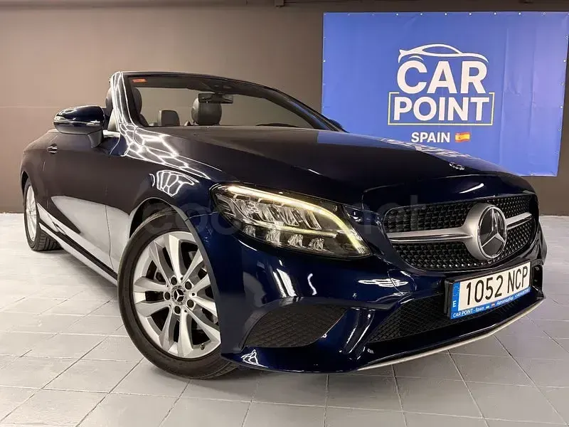 Usado Mercedes C220 194 CV (142 kW) 2019 Azul Descapotable