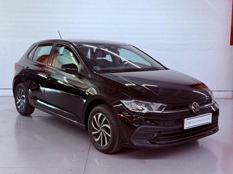 Negro Usado 2022 VW Polo Life Berlina | 14.900 € (Precio justo) - Imagen 1/4