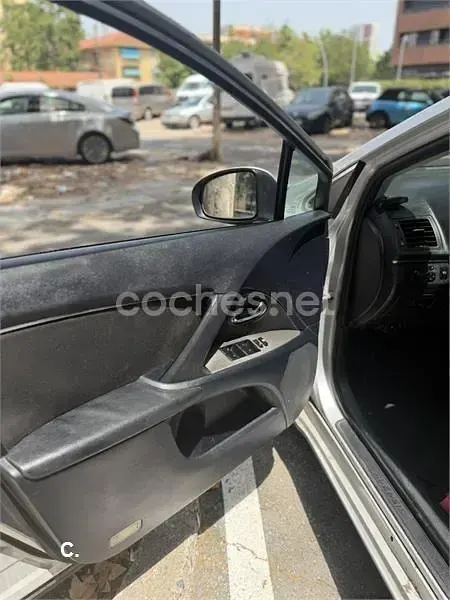 Usado Toyota Avensis Executive 150 CV (110 kW) 2010 Gris / plata Berlina
