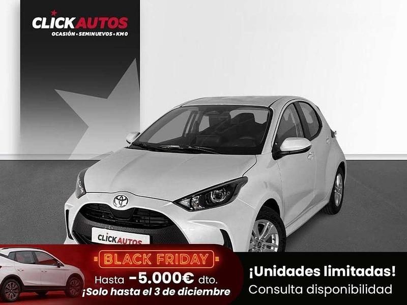 Blanco Usado 2024 Toyota Yaris Hybrid Active Utilitario | 16.350 € (Super precio) - Imagen 1/4