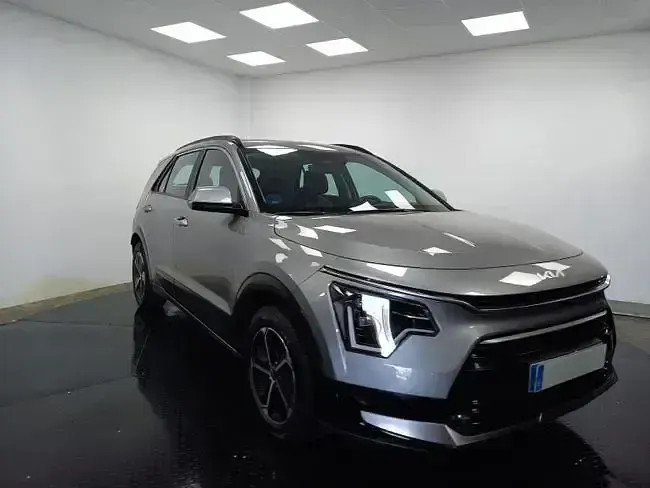 Usado Kia Niro 184 CV (135 kW) 2023 Gris SUV