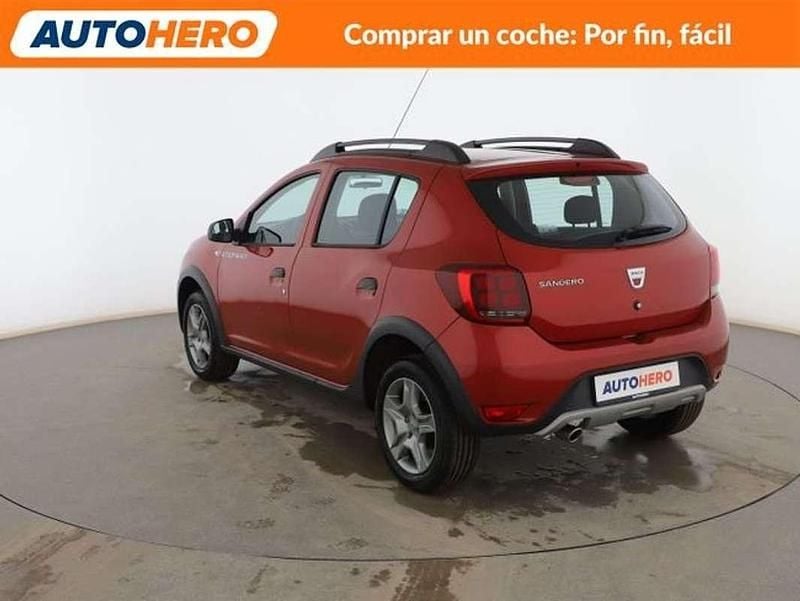 Usado Dacia Sandero Stepway 90 CV (66 kW) 2017 Rojo Utilitario