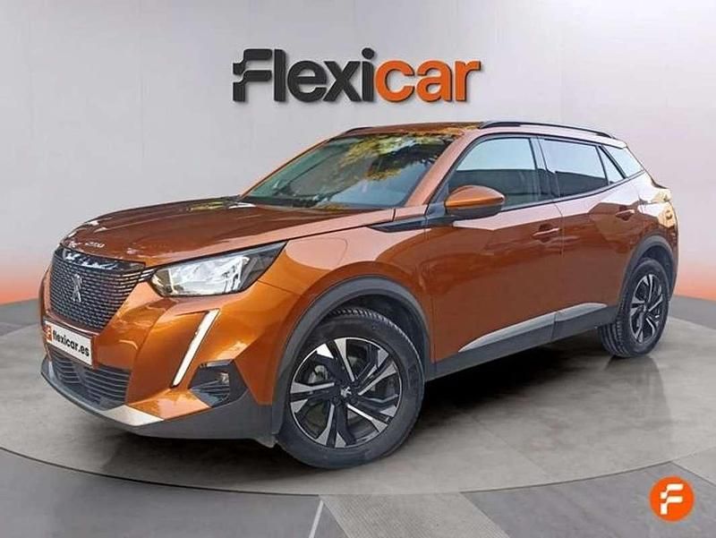 Usado Peugeot 2008 Allure 131 CV (96 kW) 2021 Naranja SUV