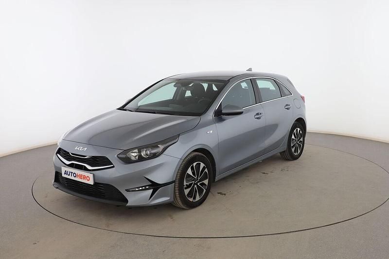 Gris Usado 2024 Kia Ceed Utilitario | 22.099 € (Precio justo) - Imagen 1/3