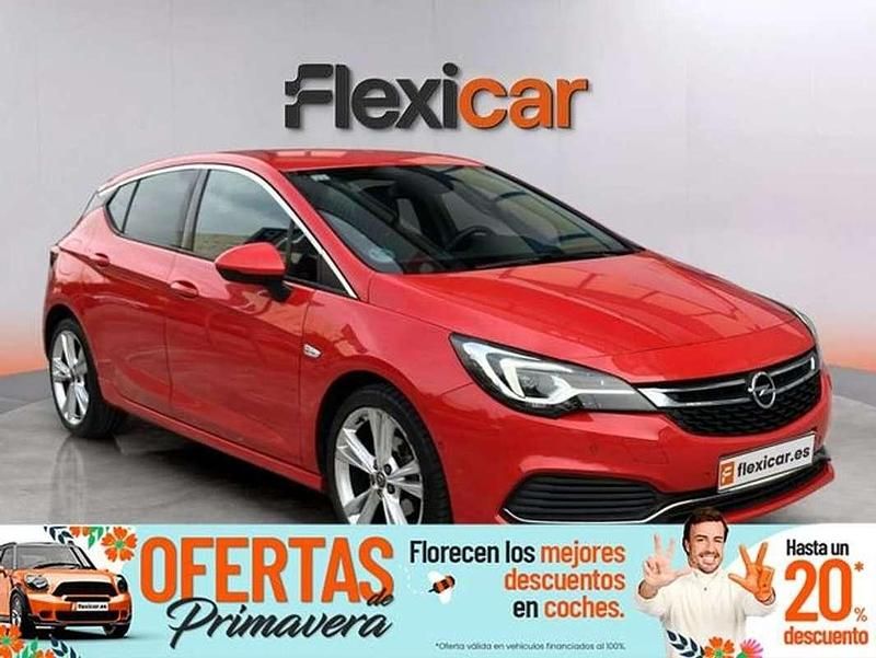 Usado Opel Astra Excellence 150 CV (110 kW) 2018 Rojo Familiar