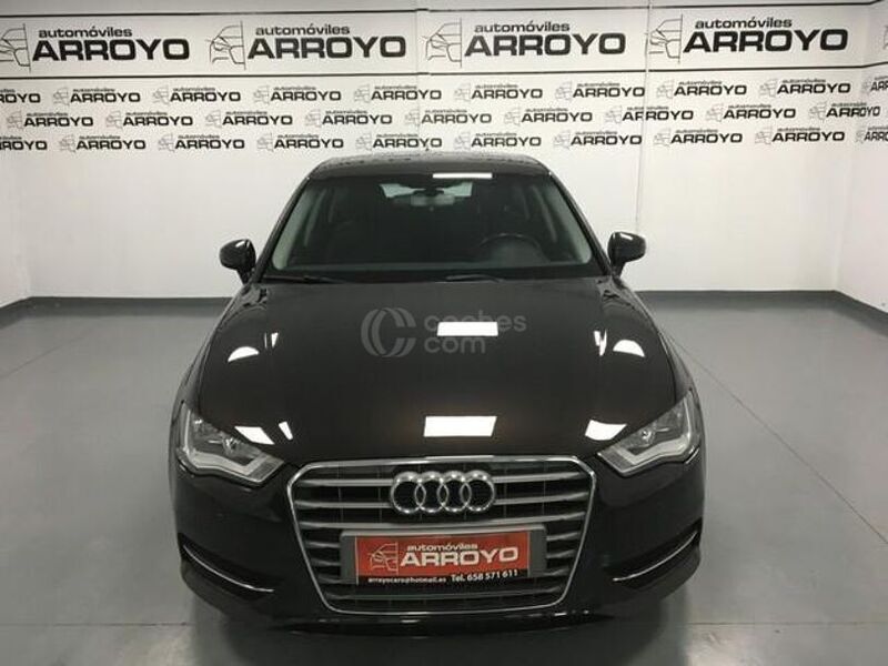 Usado Audi A3 Sportback Attraction 110 CV (80 kW) 2016 Marrón Utilitario