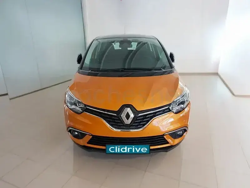Usado Renault Scénic Zen 140 CV (102 kW) 2019 Amarillo Monovolumen