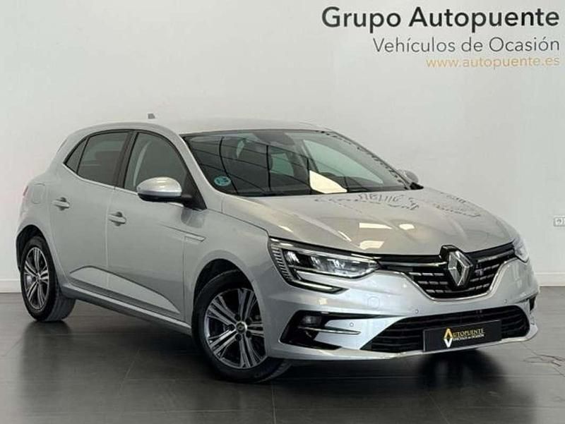 Usado Renault Mégane IV Zen 116 CV (85 kW) 2021 Plateado Berlina
