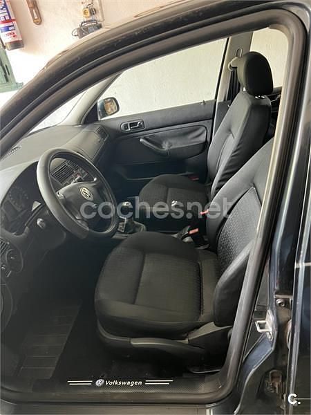 Usado VW Golf IV Advance 110 CV (80 kW) 2002 Gris / plata Berlina