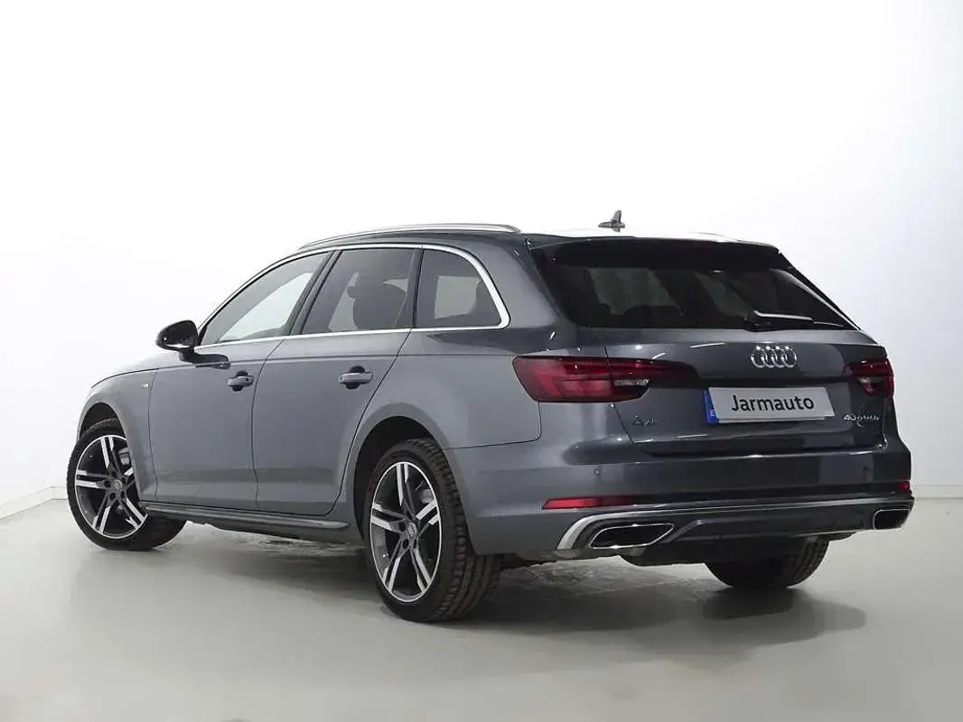 Usado Audi A4 S-Line 170 CV (125 kW) 2020 Gris Familiar