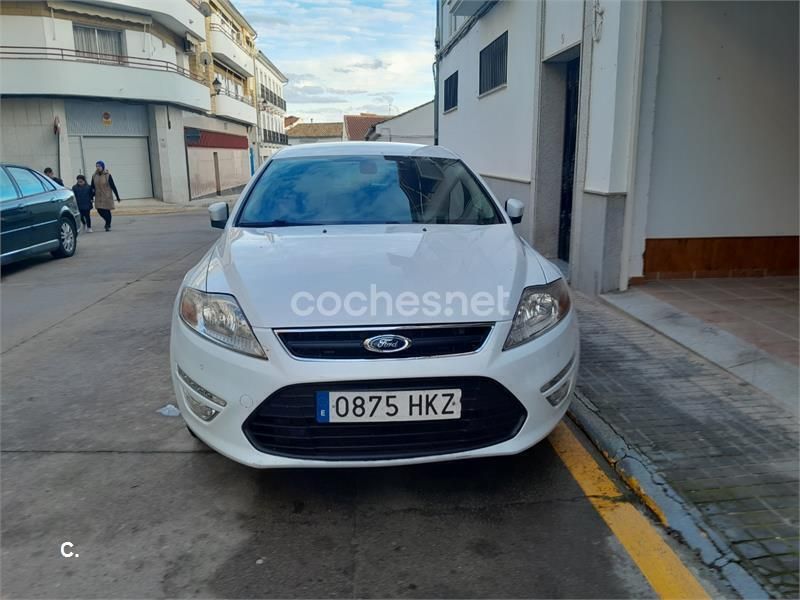 Usado Ford Mondeo Limited 115 CV (84 kW) 2012 Blanco Berlina